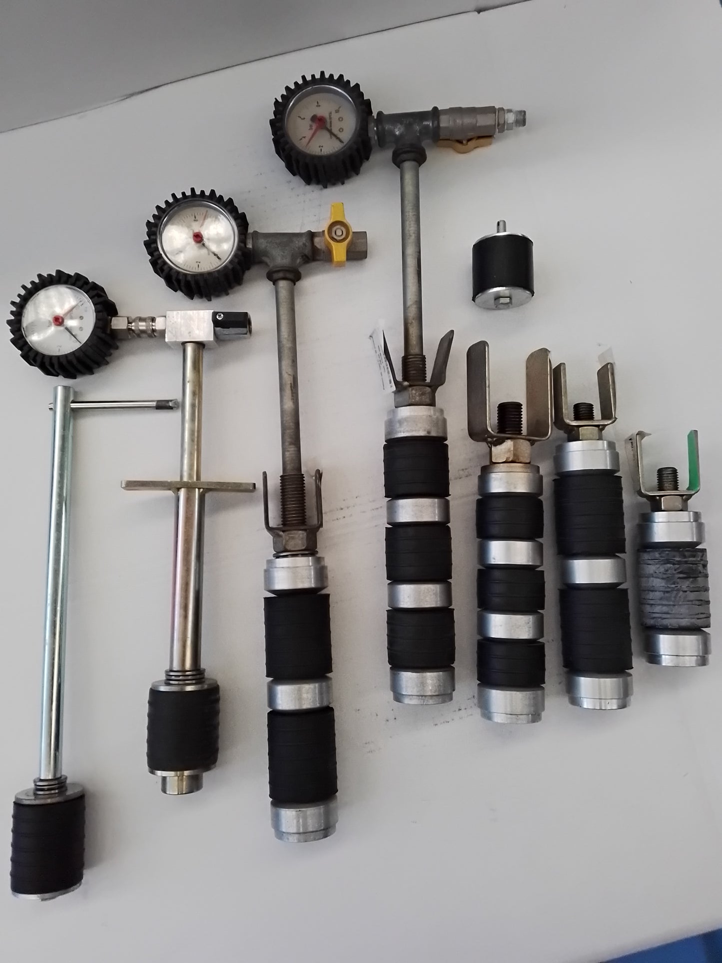 PISTON SHUTTER