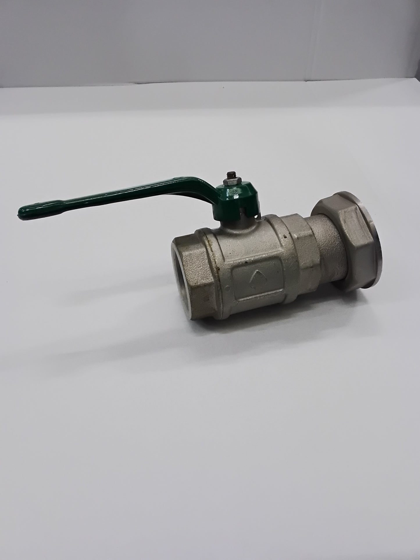 Valvola a sfera con raccordo contatore gas passaggio totale maniglia leva sigillabile alluminio.